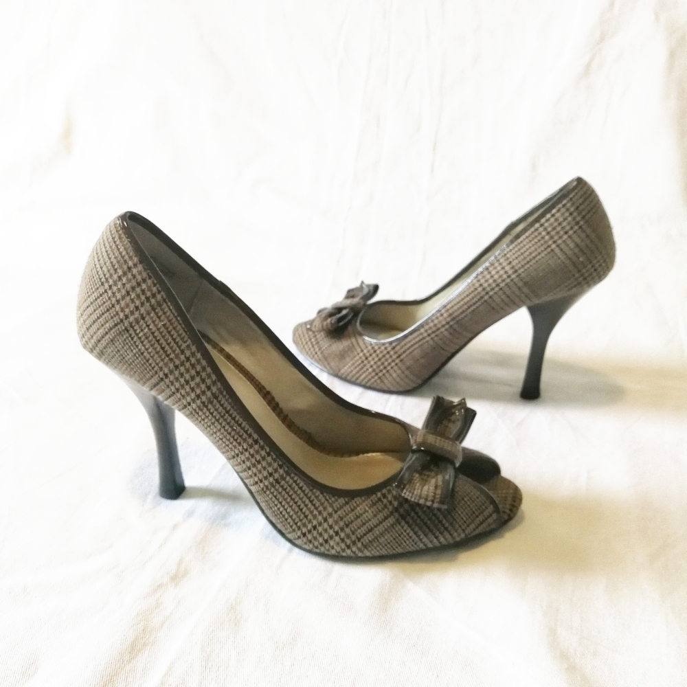 Diba peep toe heels
